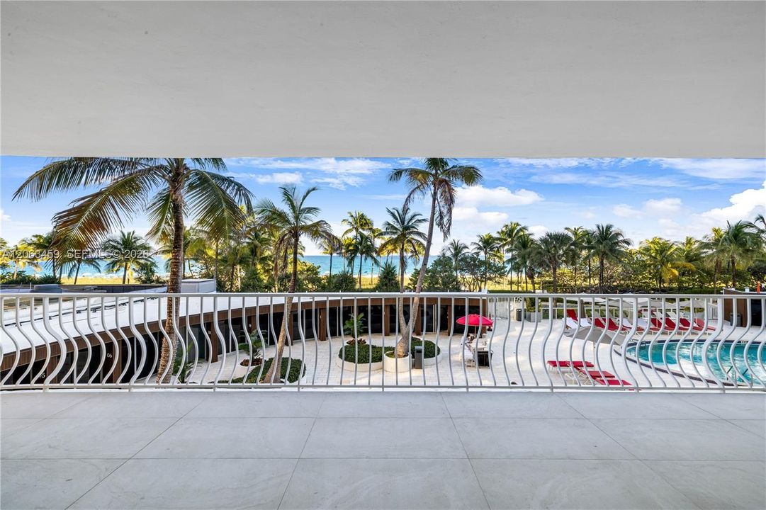 For Sale: $5,375,000 (4 beds, 5 baths, 3300 Square Feet)