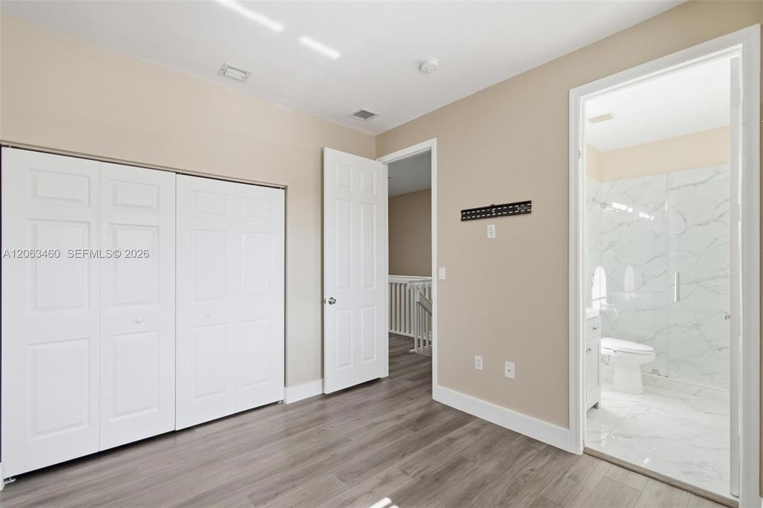 В аренду: $2,200 (3 спален, 3 ванн, 1428 Квадратных фут)
