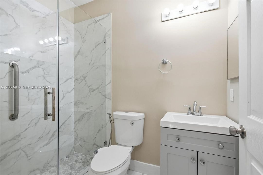 В аренду: $2,200 (3 спален, 3 ванн, 1428 Квадратных фут)