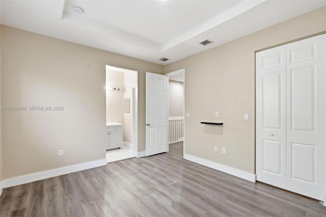 В аренду: $2,200 (3 спален, 3 ванн, 1428 Квадратных фут)