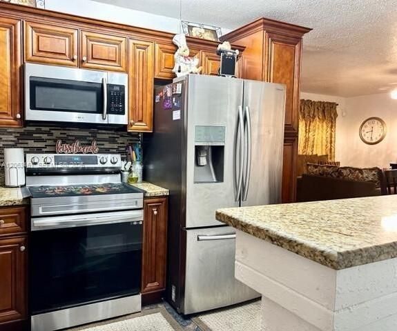 En Venta: $495,000 (4 camas, 3 baños, 1344 Pies cuadrados)