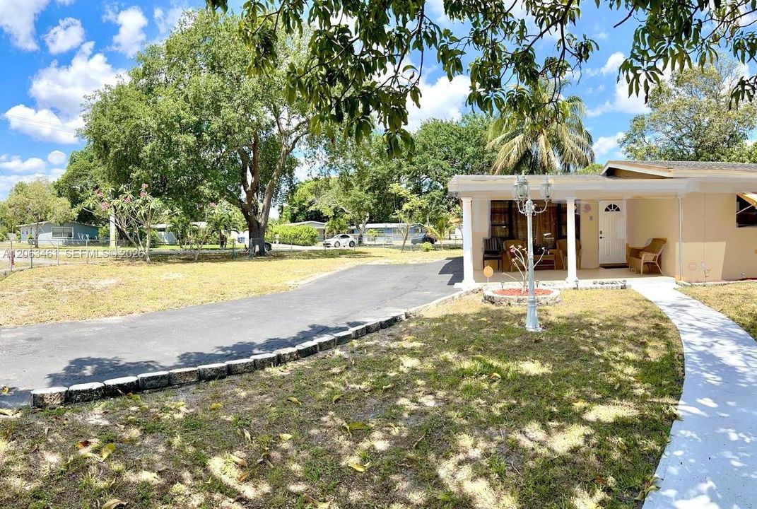 En Venta: $495,000 (4 camas, 3 baños, 1344 Pies cuadrados)