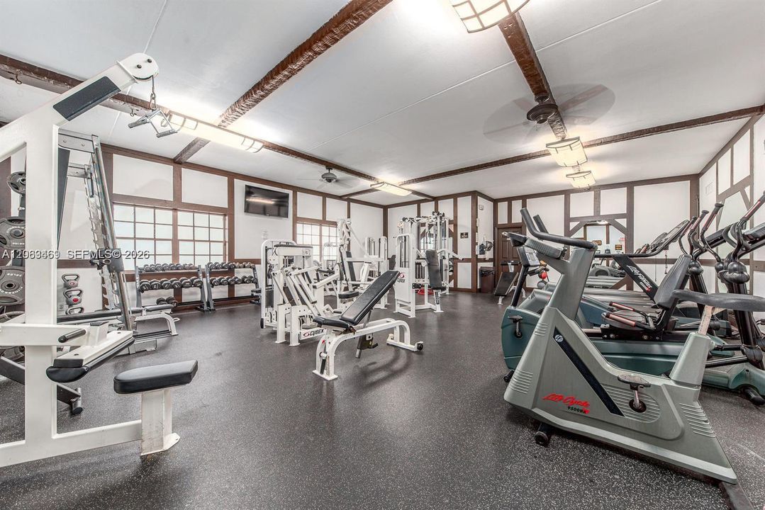 For Sale: $270,000 (4 beds, 3 baths, 1750 Square Feet)