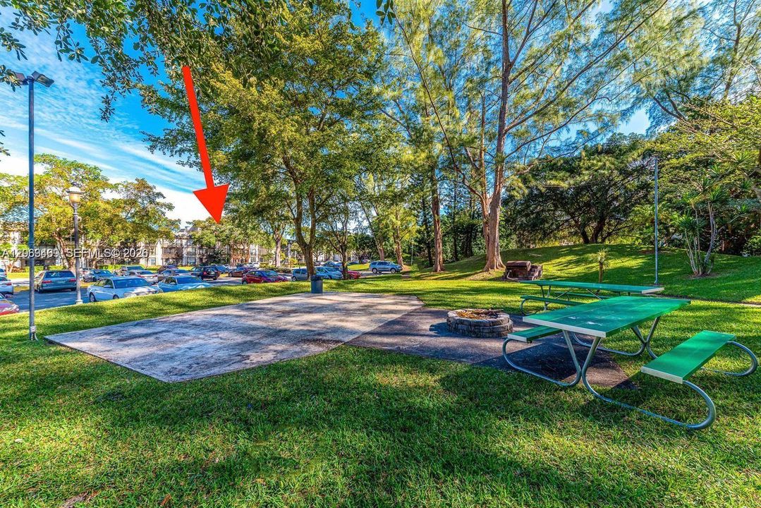 For Sale: $270,000 (4 beds, 3 baths, 1750 Square Feet)