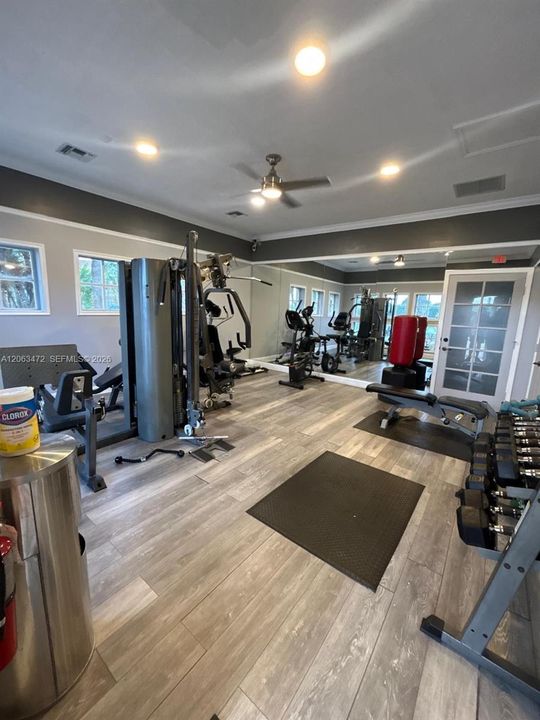 For Rent: $1,850 (1 beds, 1 baths, 768 Square Feet)