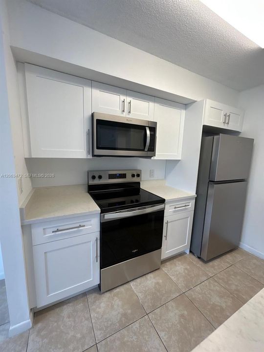 For Rent: $1,850 (1 beds, 1 baths, 768 Square Feet)