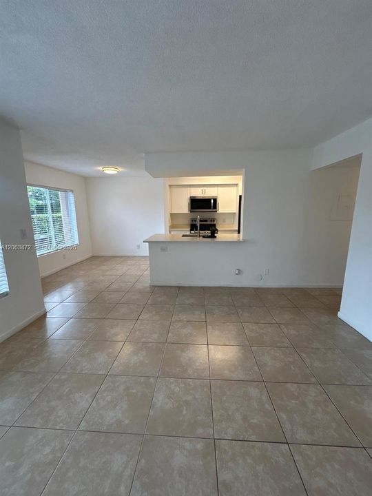 For Rent: $1,850 (1 beds, 1 baths, 768 Square Feet)