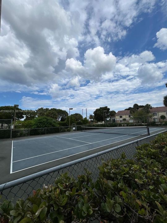 For Rent: $1,850 (1 beds, 1 baths, 768 Square Feet)