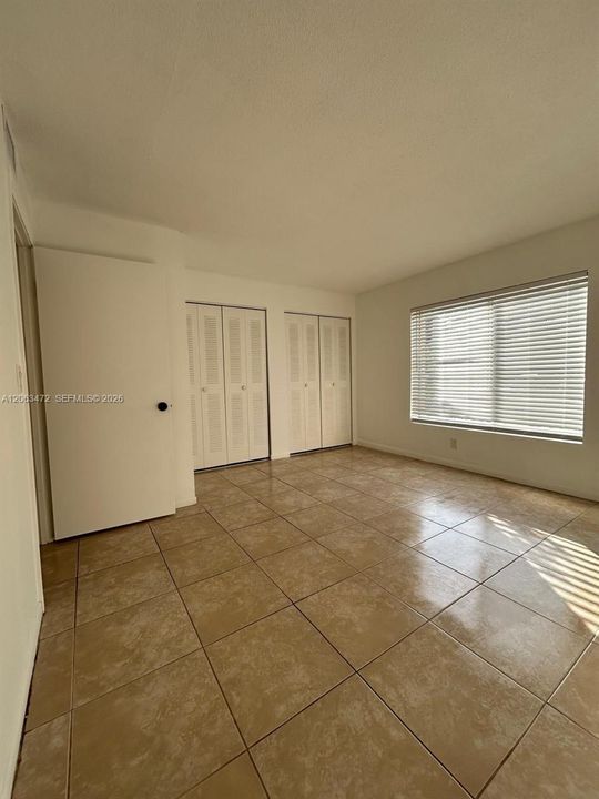 For Rent: $1,850 (1 beds, 1 baths, 768 Square Feet)