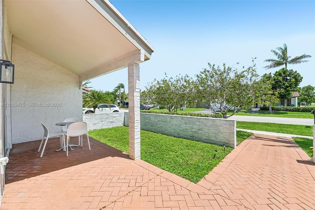 En Venta: $829,000 (4 camas, 3 baños, 2071 Pies cuadrados)
