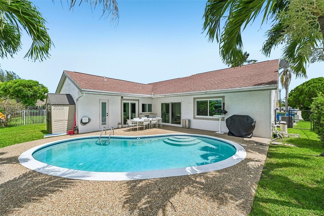 En Venta: $829,000 (4 camas, 3 baños, 2071 Pies cuadrados)