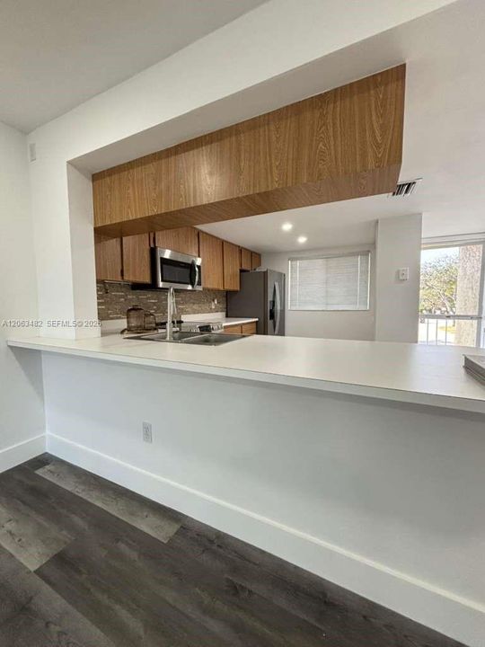 В аренду: $2,200 (2 спален, 2 ванн, 1201 Квадратных фут)