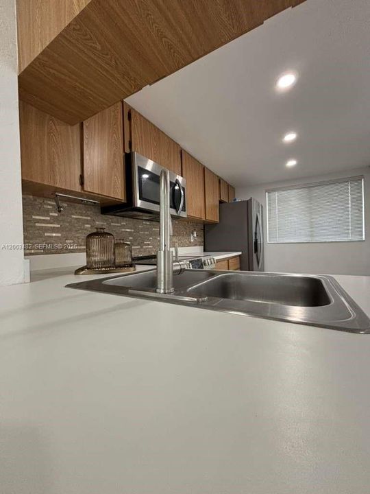 В аренду: $2,200 (2 спален, 2 ванн, 1201 Квадратных фут)