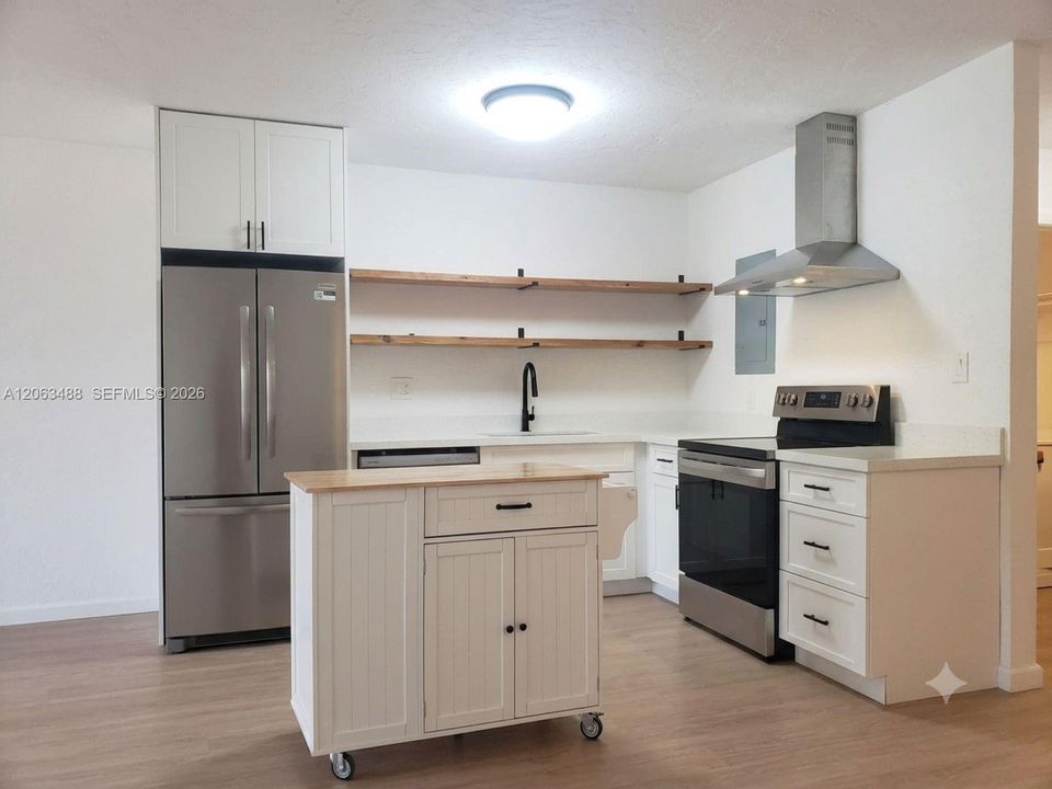 На продажу: $179,000 (1 спален, 1 ванн, 960 Квадратных фут)