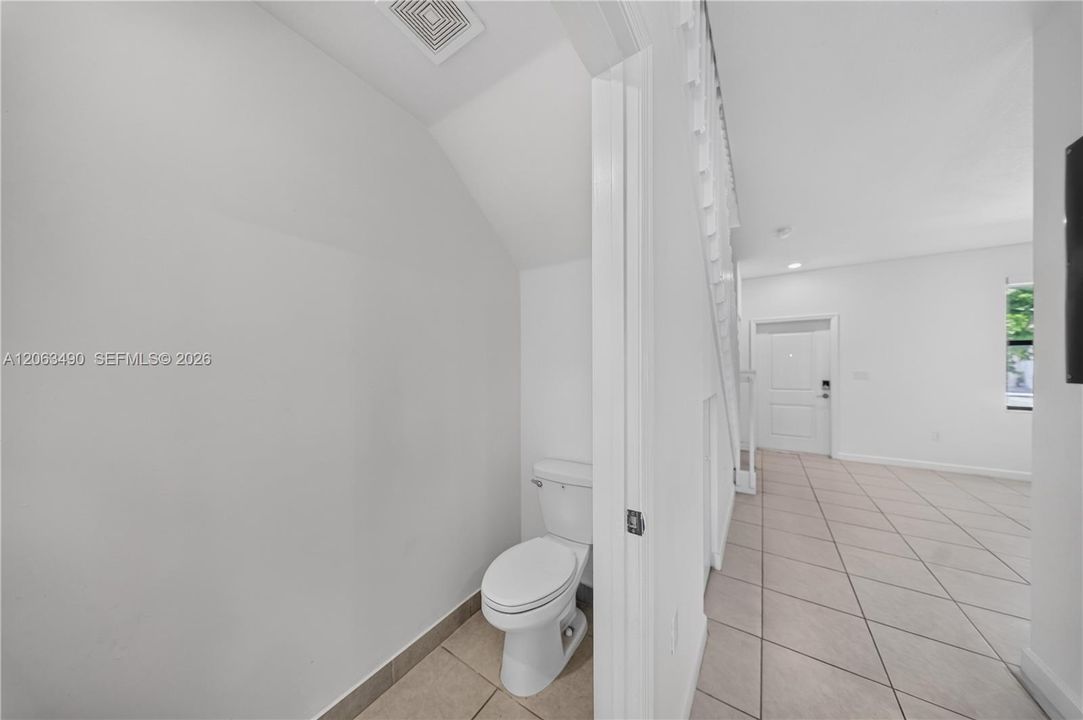 На продажу: $430,000 (3 спален, 2 ванн, 1393 Квадратных фут)