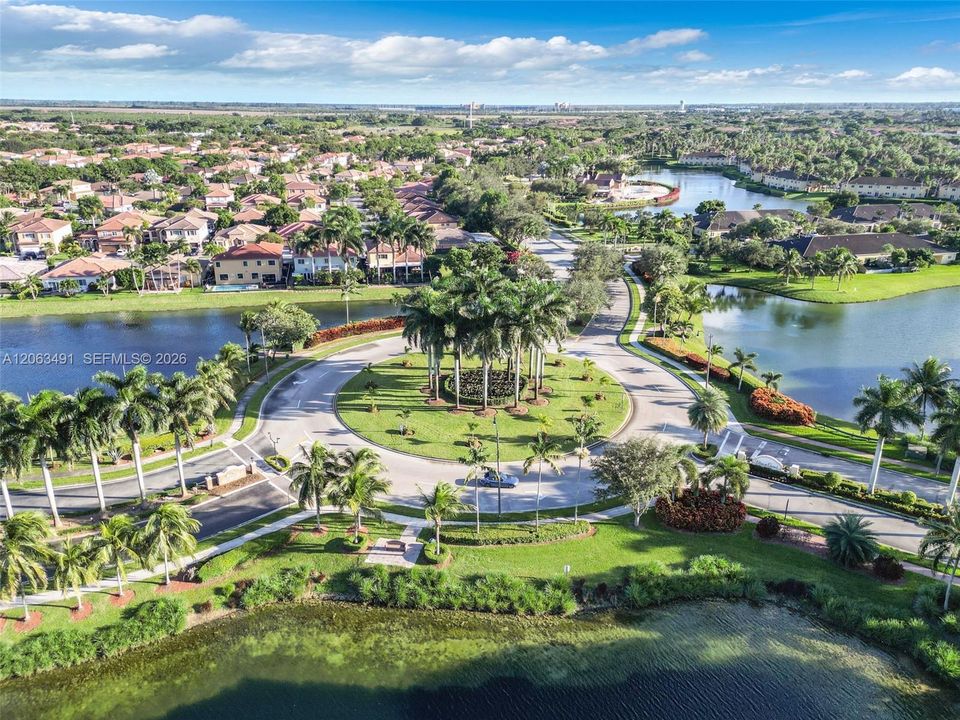 На продажу: $270,000 (2 спален, 2 ванн, 1069 Квадратных фут)