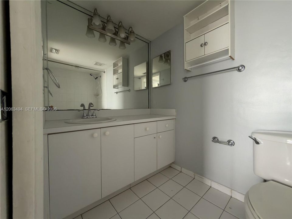 В аренду: $2,300 (2 спален, 2 ванн, 1050 Квадратных фут)