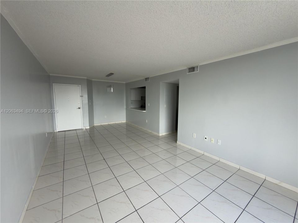 В аренду: $2,300 (2 спален, 2 ванн, 1050 Квадратных фут)