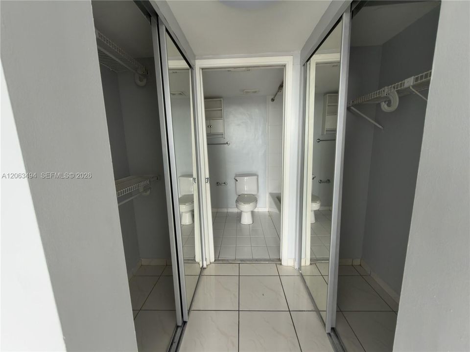 В аренду: $2,300 (2 спален, 2 ванн, 1050 Квадратных фут)