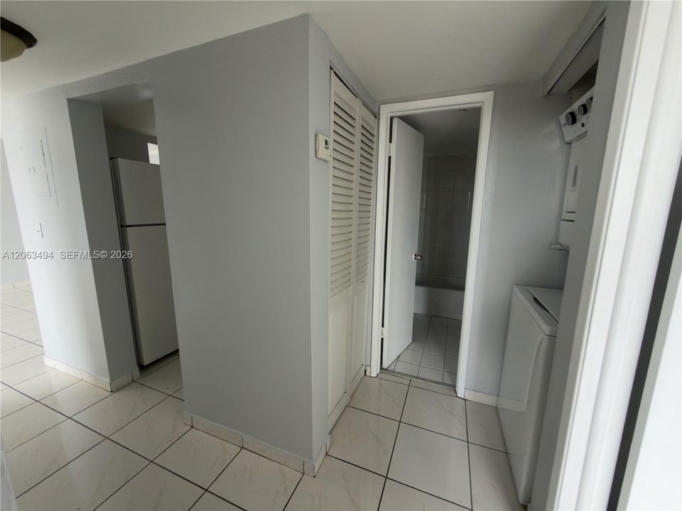 В аренду: $2,300 (2 спален, 2 ванн, 1050 Квадратных фут)