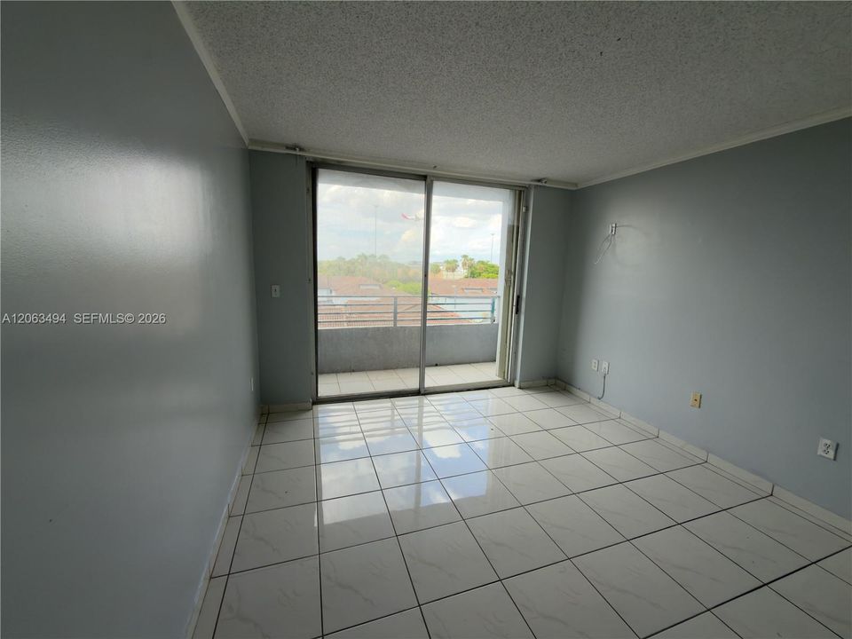 В аренду: $2,300 (2 спален, 2 ванн, 1050 Квадратных фут)