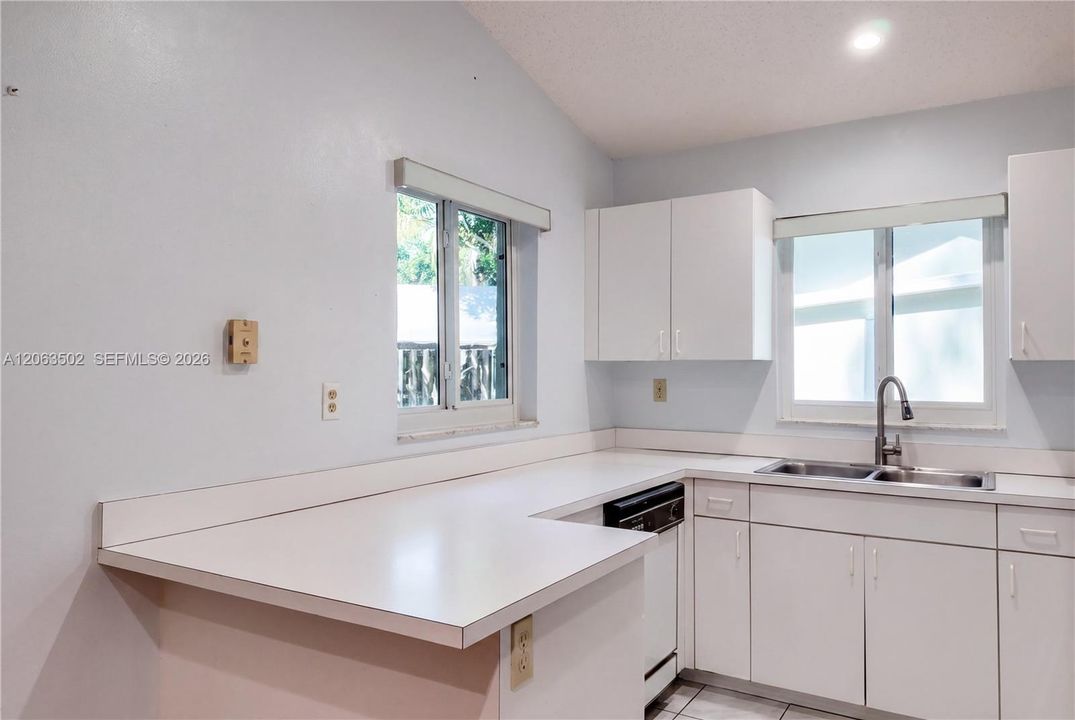 En Venta: $515,000 (3 camas, 2 baños, 1197 Pies cuadrados)