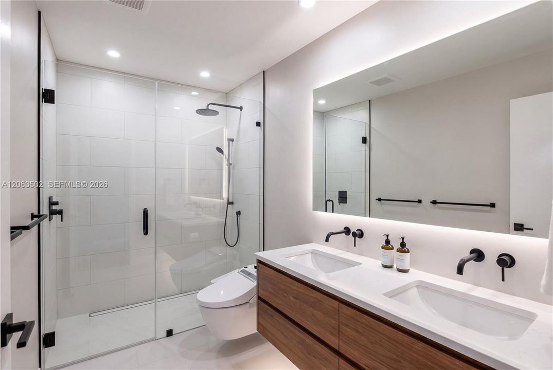 AI Generated (Remodel Concept For Master Bathroom)