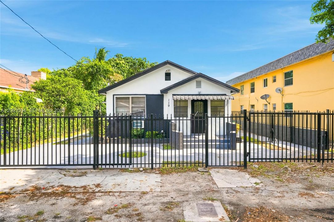 В аренду: $3,350 (3 спален, 1 ванн, 2300 Квадратных фут)