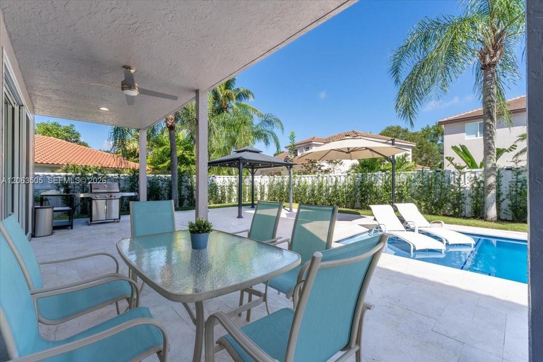 En Venta: $1,390,000 (5 camas, 3 baños, 3416 Pies cuadrados)