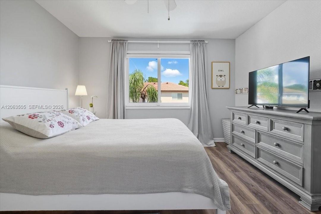 En Venta: $1,390,000 (5 camas, 3 baños, 3416 Pies cuadrados)
