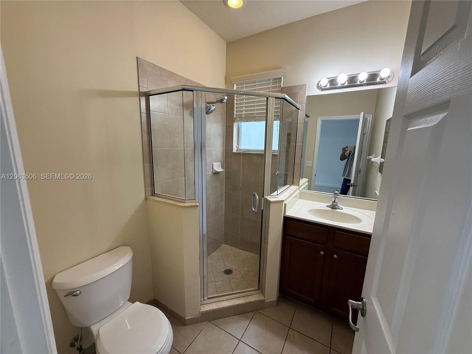 For Rent: $1,550 (0 beds, 1 baths, 2312 Square Feet)