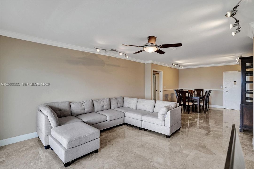 В аренду: $3,500 (2 спален, 2 ванн, 1120 Квадратных фут)