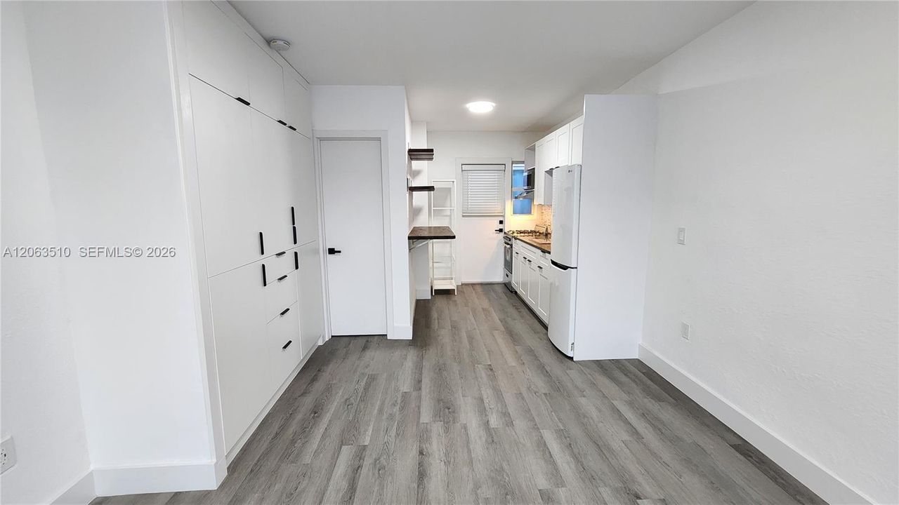 В аренду: $1,650 (0 спален, 1 ванн, 468 Квадратных фут)
