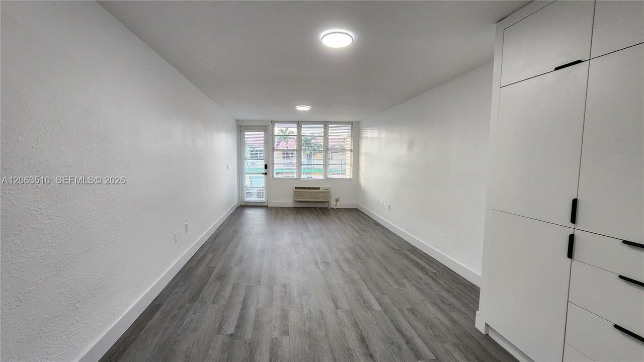 В аренду: $1,650 (0 спален, 1 ванн, 468 Квадратных фут)