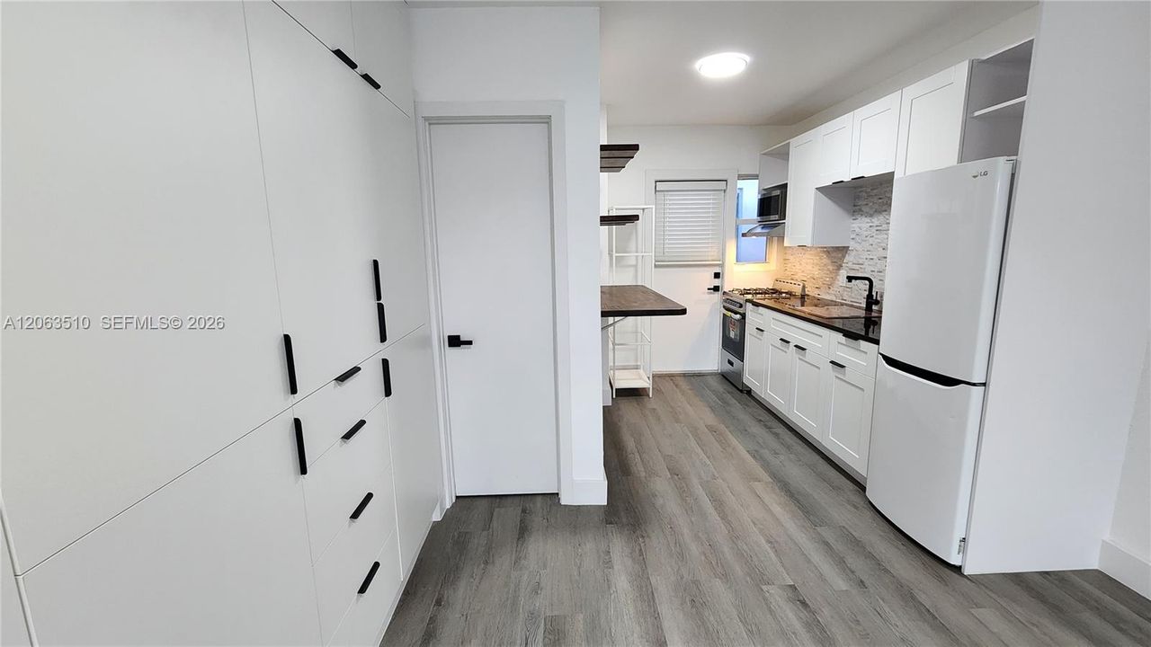 В аренду: $1,650 (0 спален, 1 ванн, 468 Квадратных фут)
