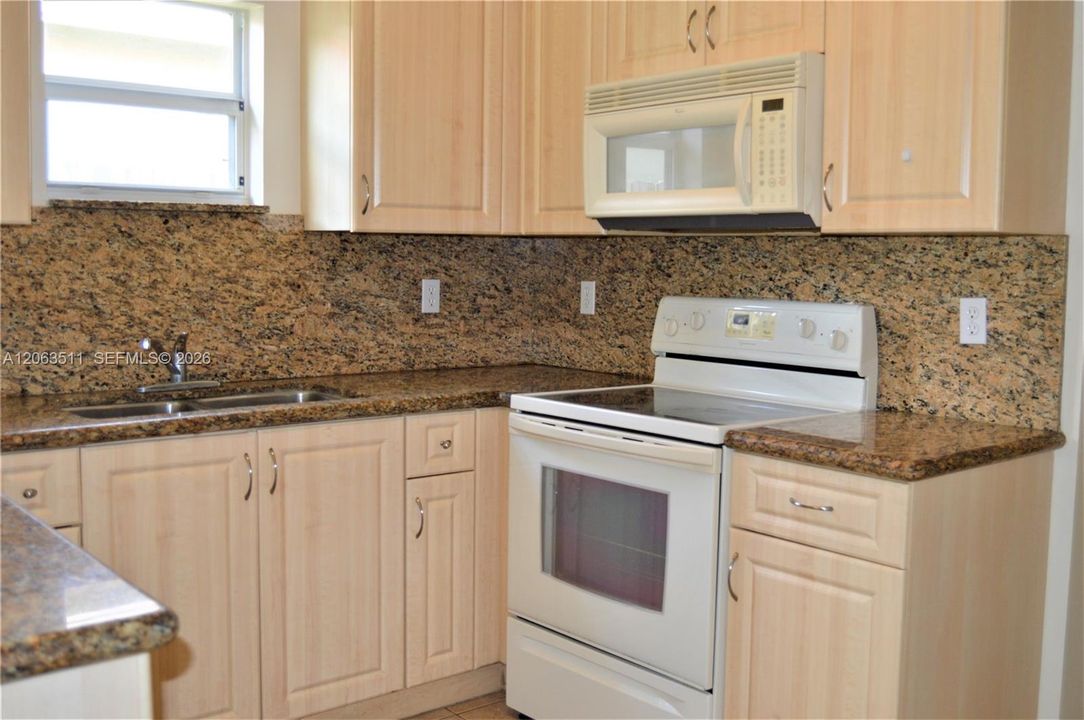 В аренду: $2,950 (3 спален, 2 ванн, 0 Квадратных фут)