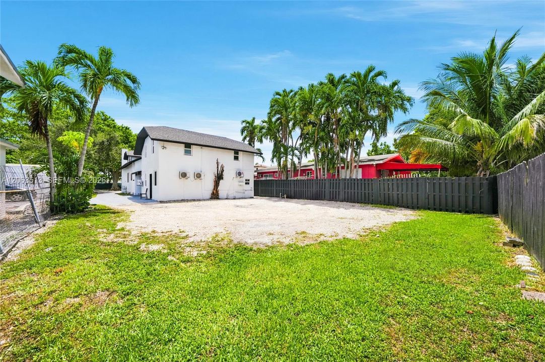 For Rent: $1,795 (2 beds, 1 baths, 3484 Square Feet)