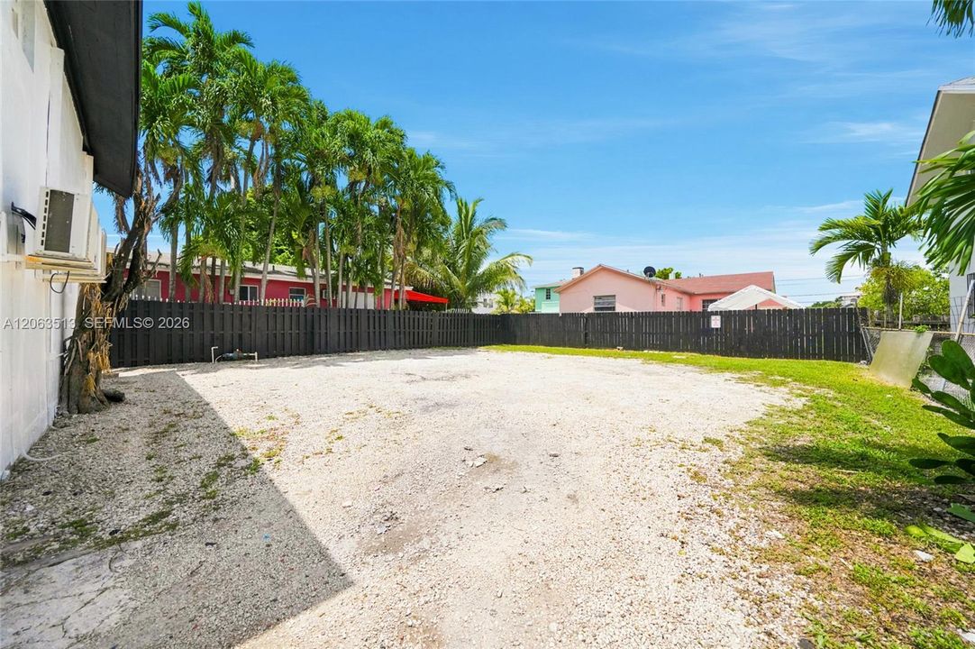 For Rent: $1,795 (2 beds, 1 baths, 3484 Square Feet)