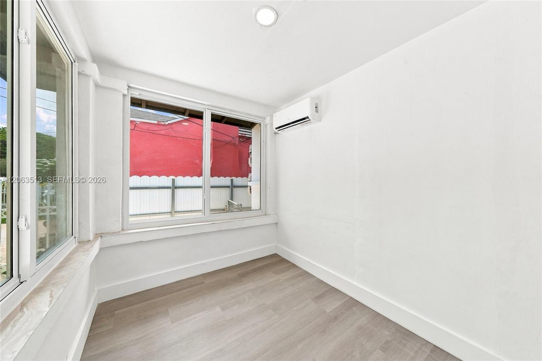 For Rent: $1,795 (2 beds, 1 baths, 3484 Square Feet)