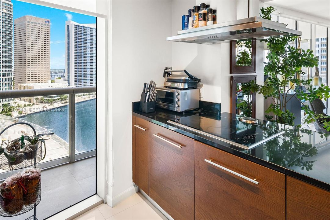 For Sale: $1,299,000 (2 beds, 2 baths, 1654 Square Feet)