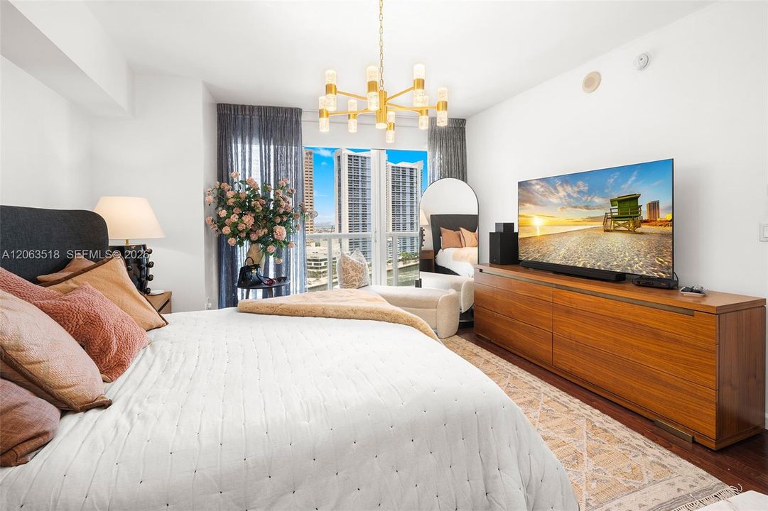 For Sale: $1,299,000 (2 beds, 2 baths, 1654 Square Feet)