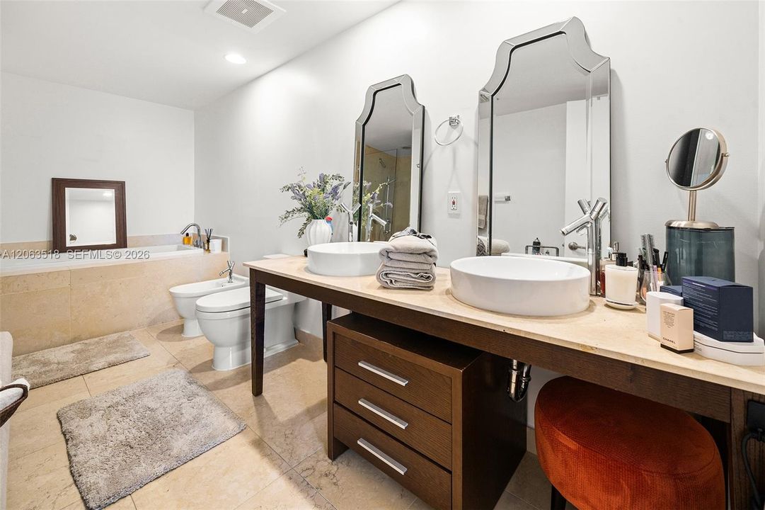 For Sale: $1,299,000 (2 beds, 2 baths, 1654 Square Feet)