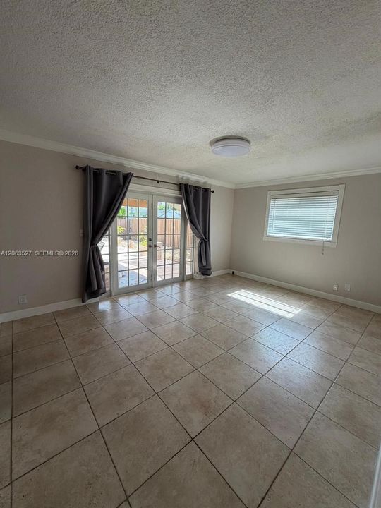 En Venta: $816,000 (3 camas, 2 baños, 1742 Pies cuadrados)