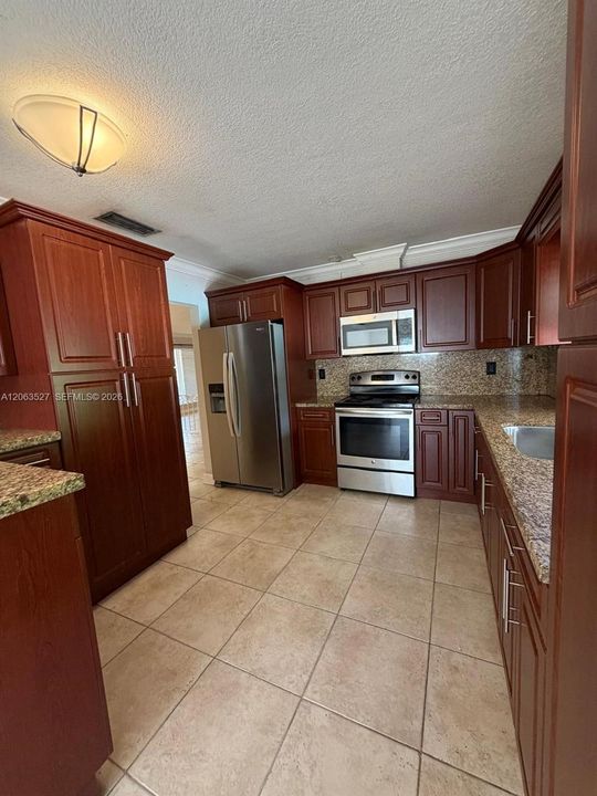 En Venta: $816,000 (3 camas, 2 baños, 1742 Pies cuadrados)