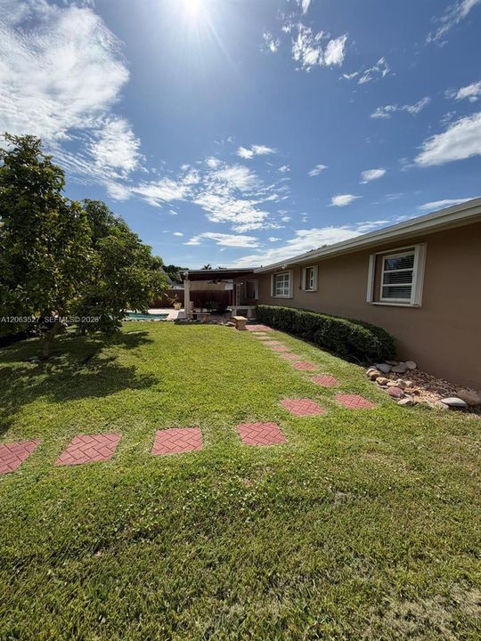 En Venta: $816,000 (3 camas, 2 baños, 1742 Pies cuadrados)