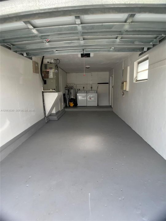Activo con contrato: $289,900 (2 camas, 1 baños, 1061 Pies cuadrados)