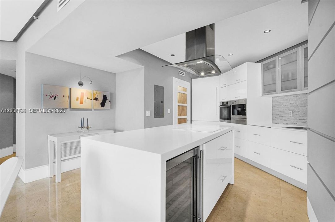 На продажу: $1,349,000 (2 спален, 2 ванн, 1602 Квадратных фут)