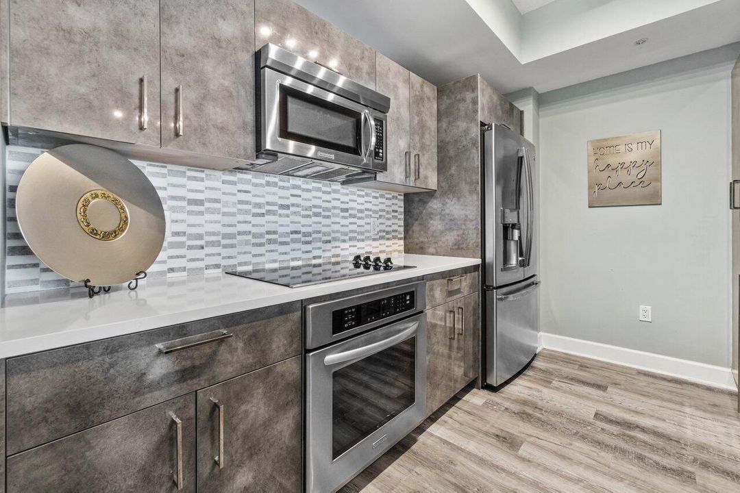 Updated Kitchen Cabinets & Countertops