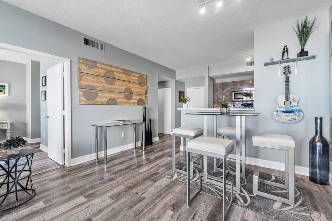 Dining Room and Breakfast Bar Areas