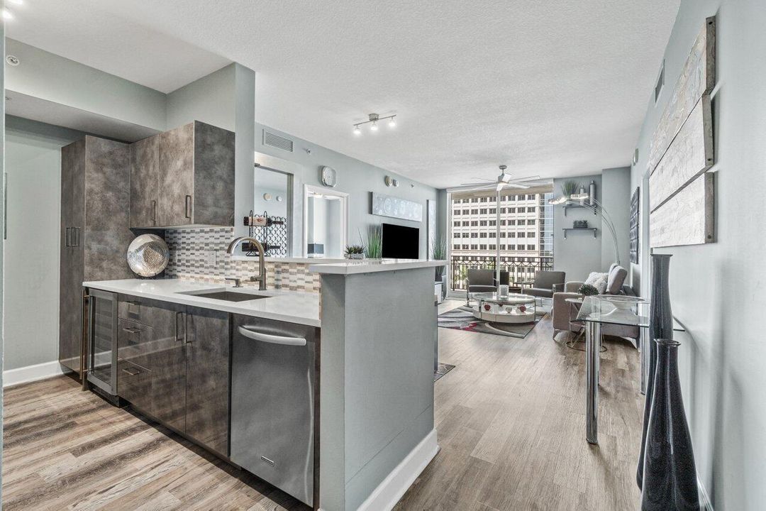 Updated Kitchen Cabinets & Countertops